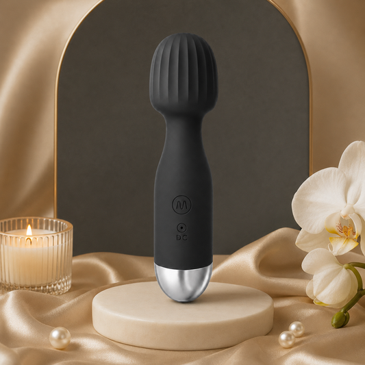 Vibrador compacto recargable con cabezal acanalado y 10 modos en color Negro